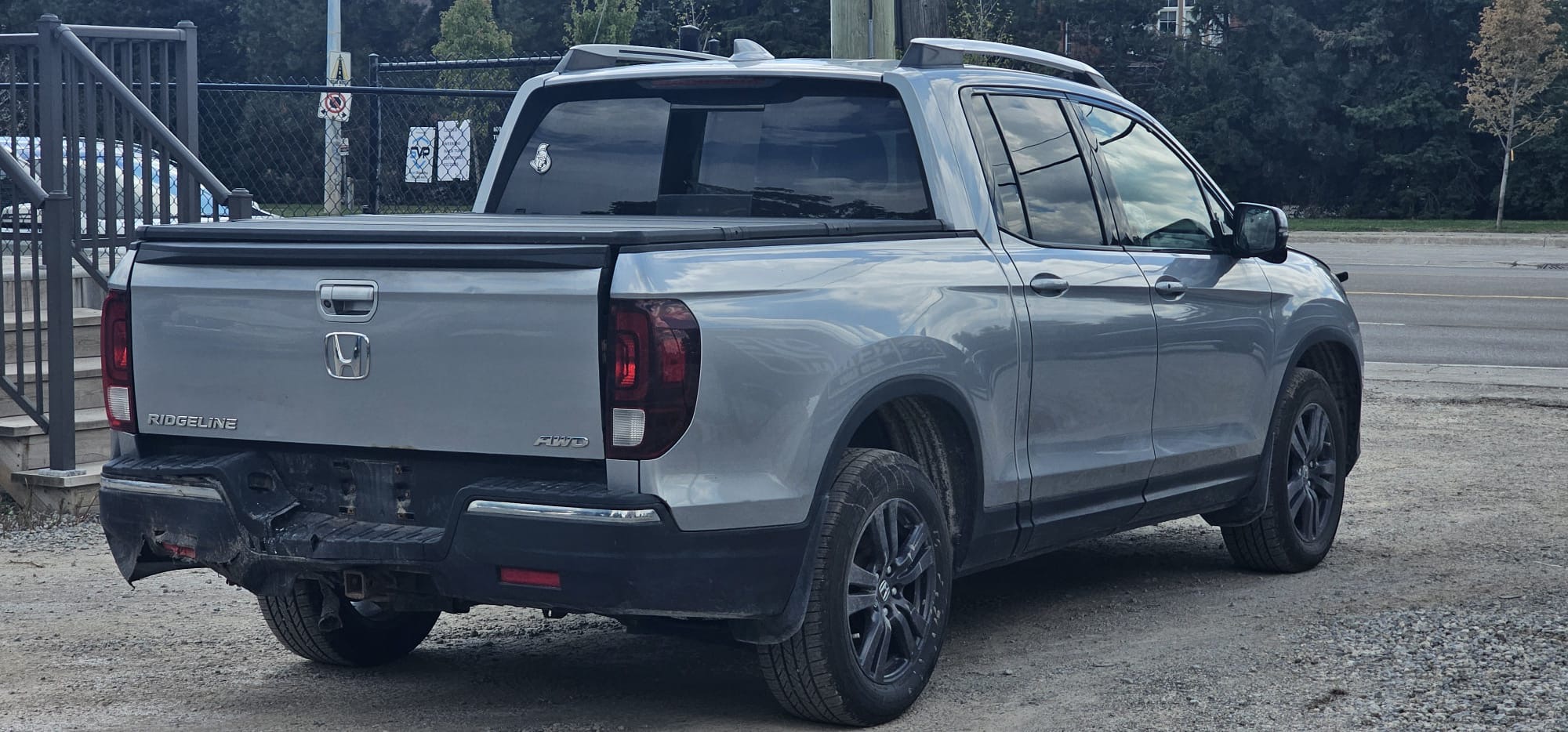 2017 Honda Ridgeline.                     $10,500