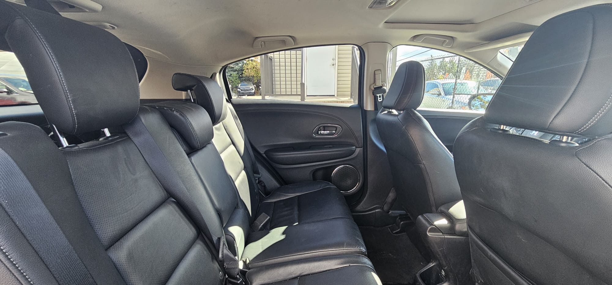 2019 Honda HRV Touring.                                                             $11,300