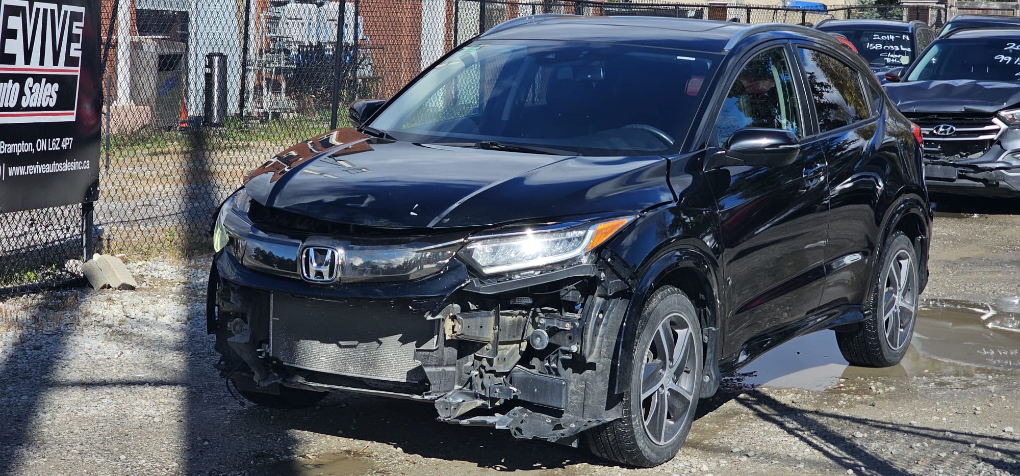 2019 Honda HRV Touring.                                                             $11,300