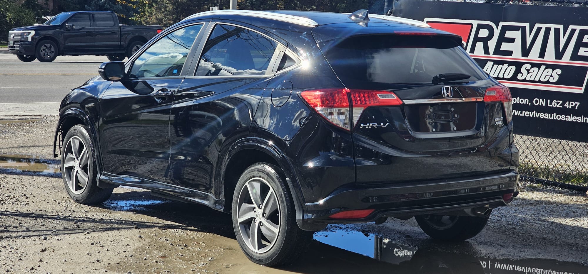 2019 Honda HRV Touring.                                                             $11,300
