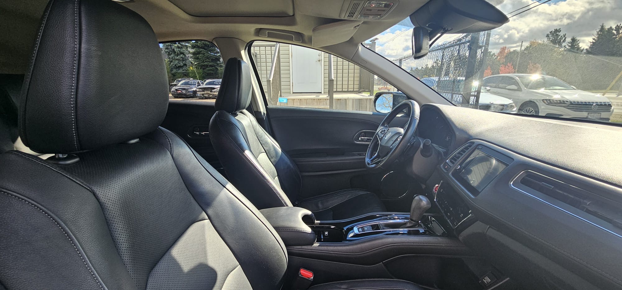 2019 Honda HRV Touring.                                                             $11,300