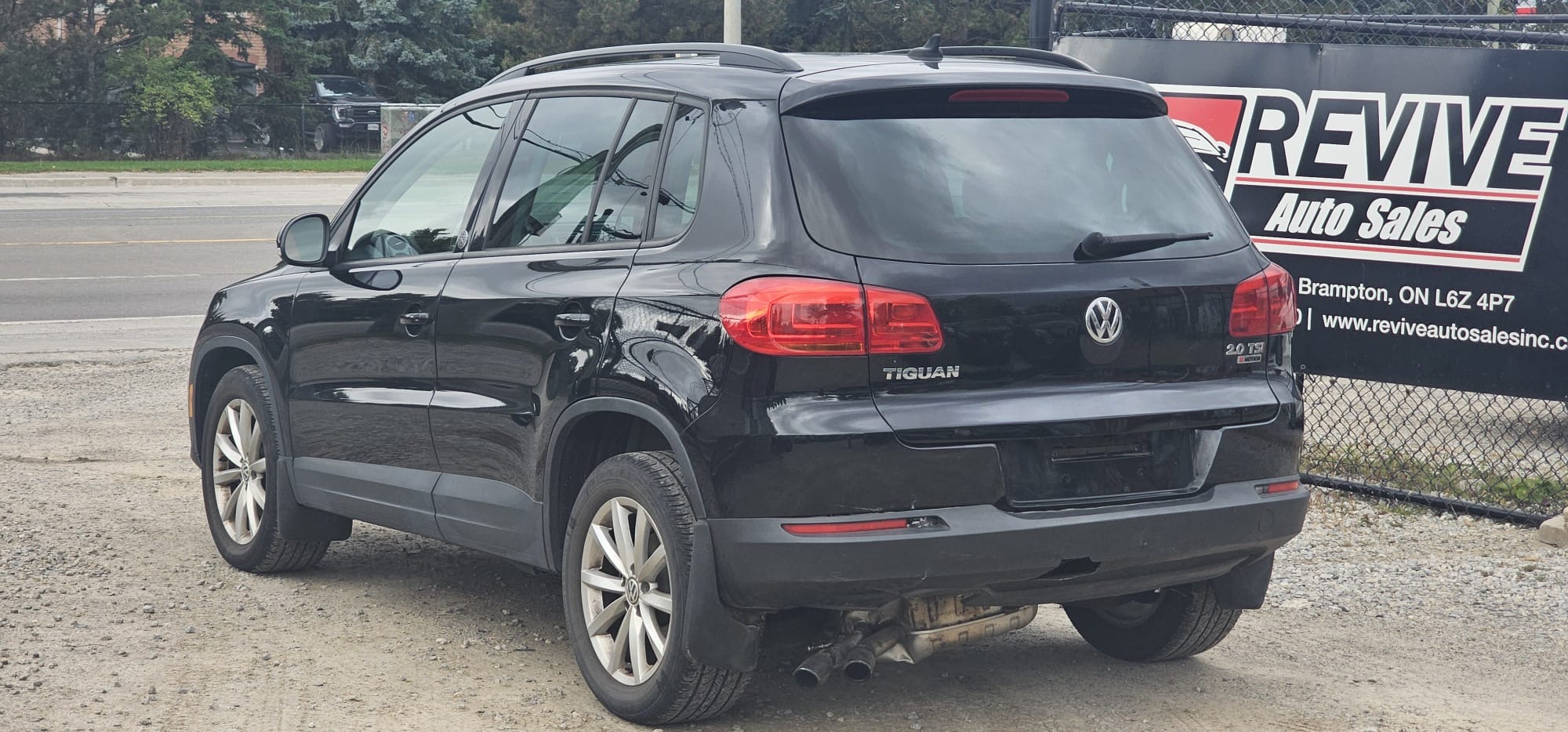 2017 Volkswagen Tiguan                       $7,300