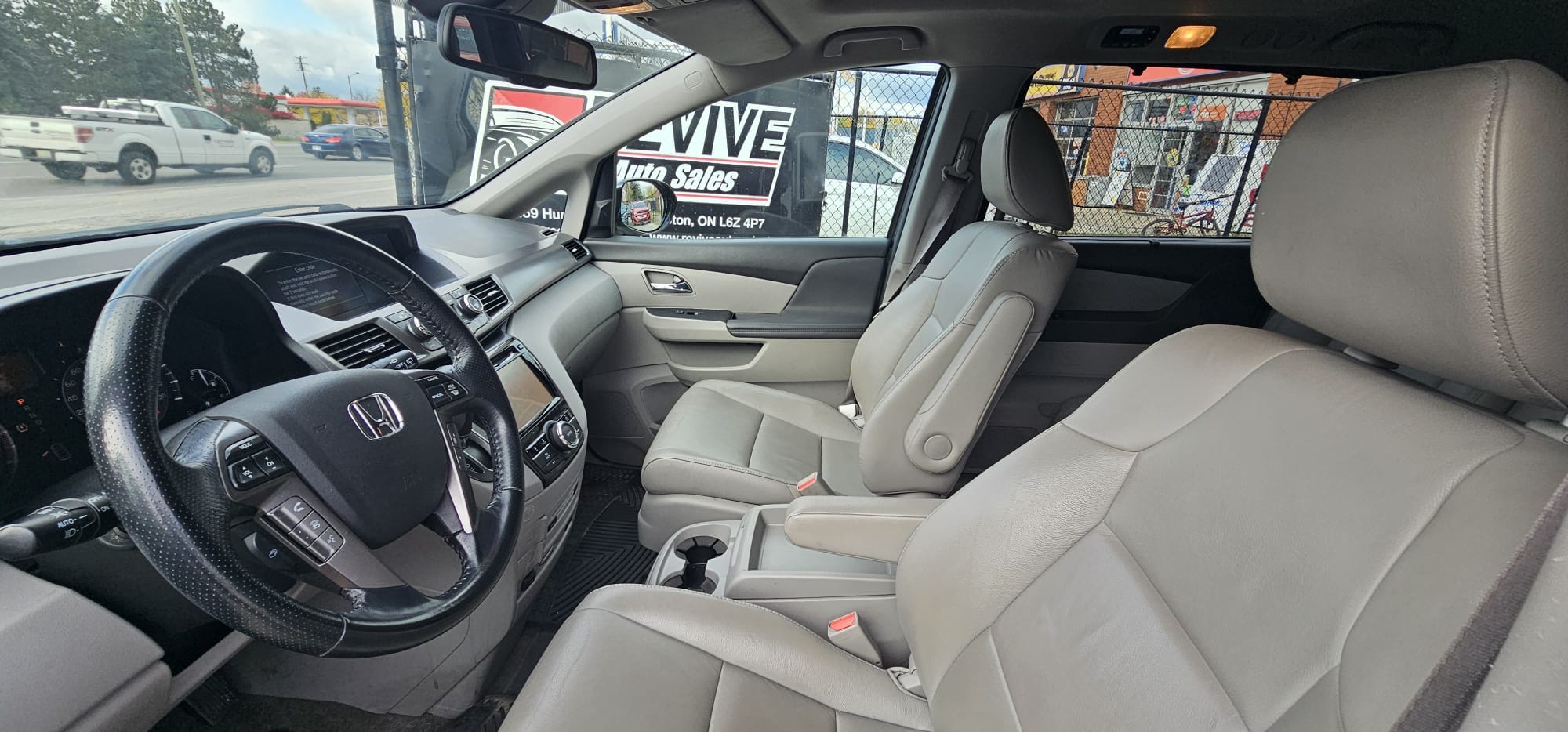 2015 Honda Odyssey Touring.                                                   $7,900