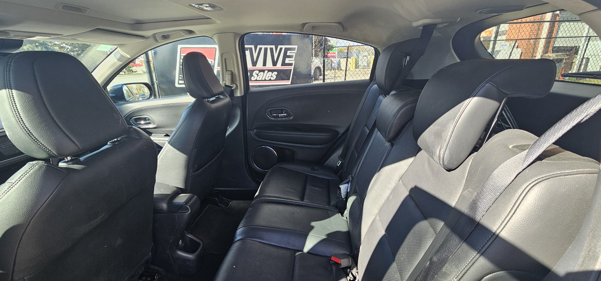 2019 Honda HRV Touring.                                                             $11,300