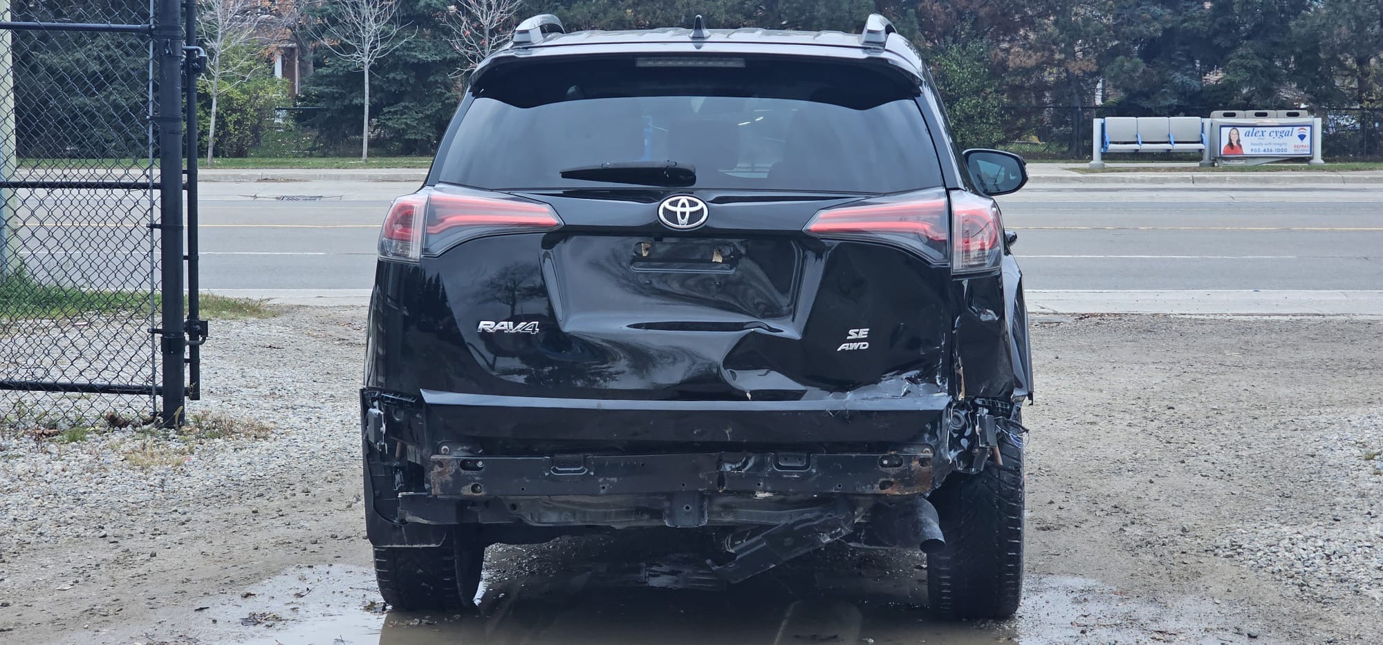 2018 Toyota Rav4 Se.                                                                        $13,900