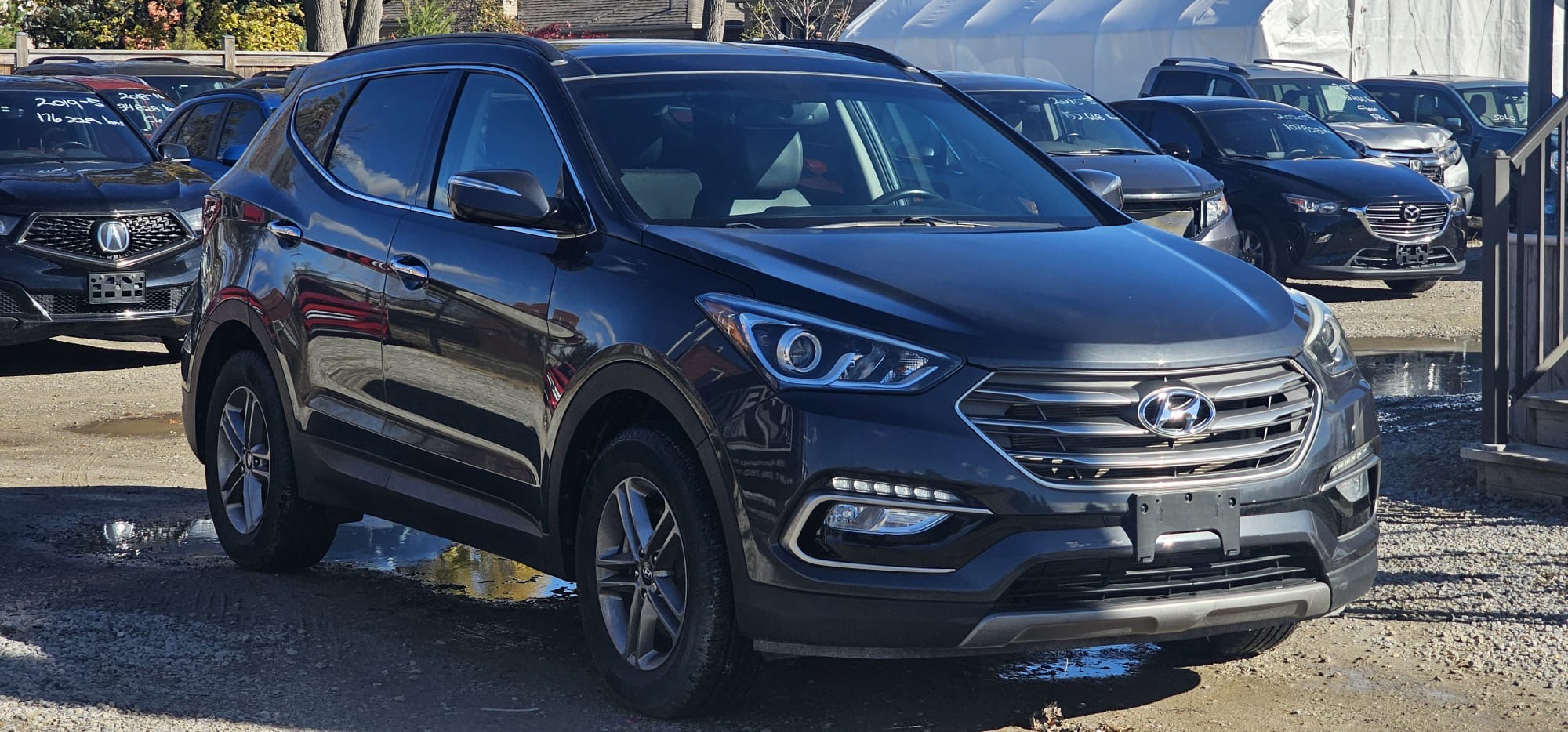 2017 Hyundai Santa Fe Sport.                                                 $11,900