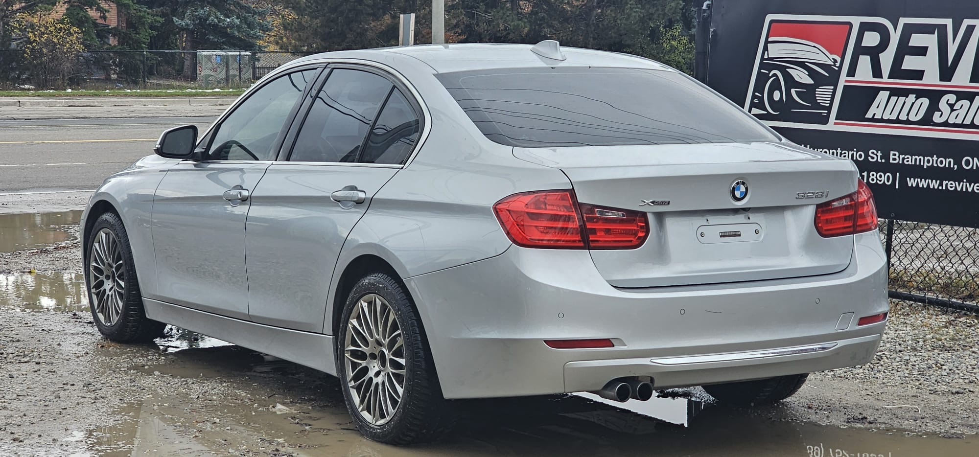 2015 BMW 328i Xdrive.                                                                       $10,300