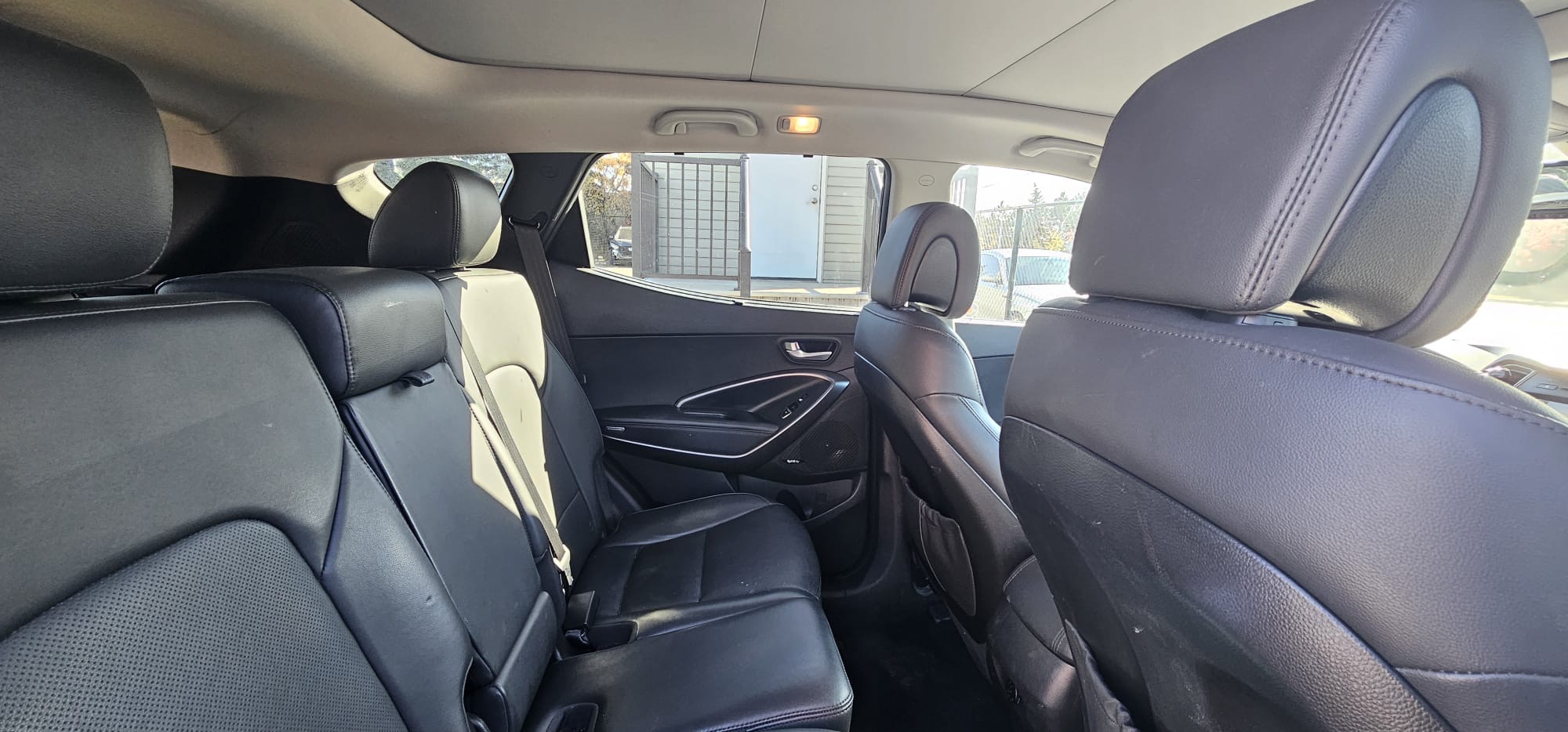 2017 Hyundai Santa Fe Sport.                                                 $11,900