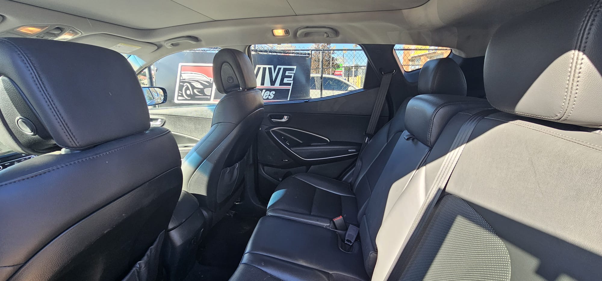 2017 Hyundai Santa Fe Sport.                                                 $11,900