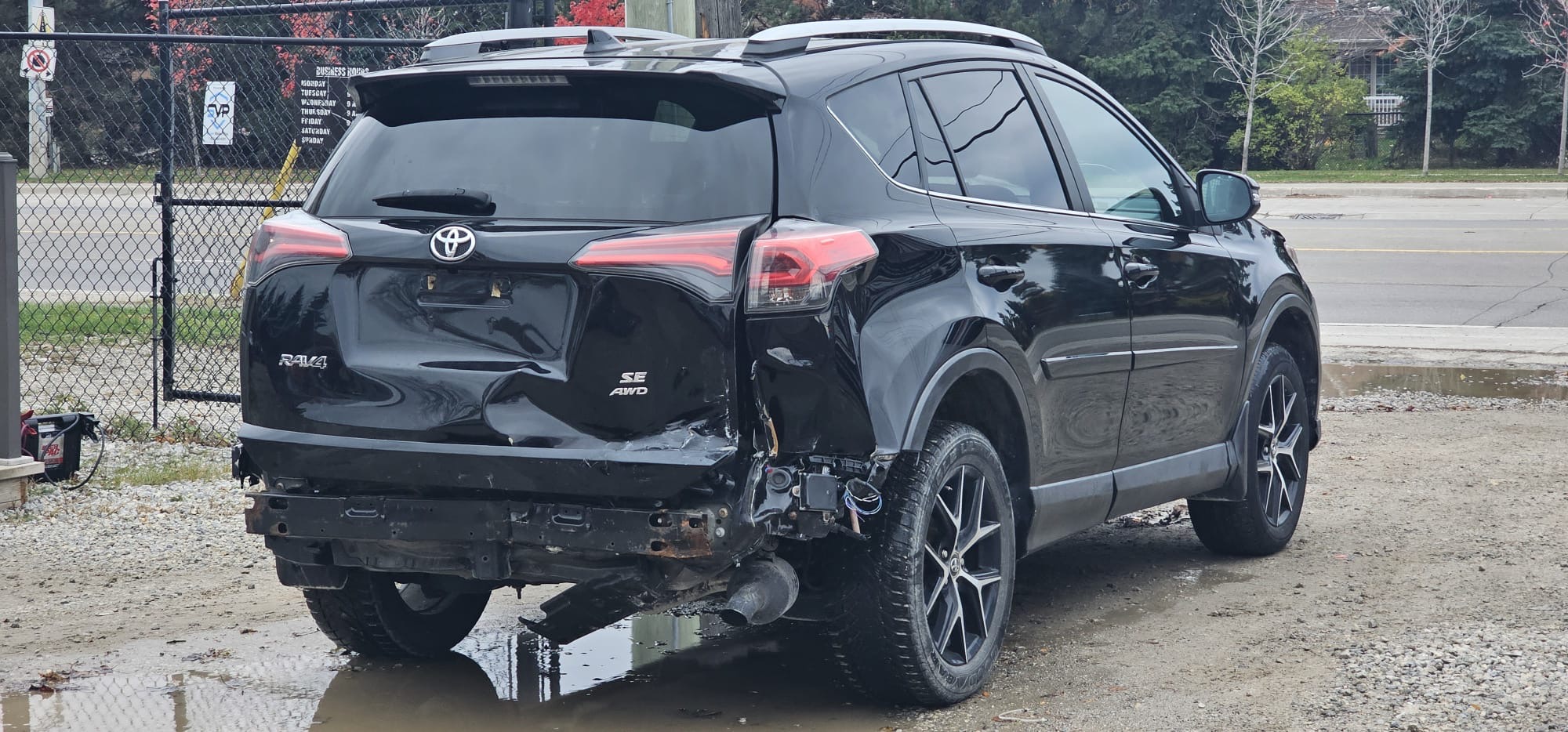 2018 Toyota Rav4 Se.                                                                        $13,900