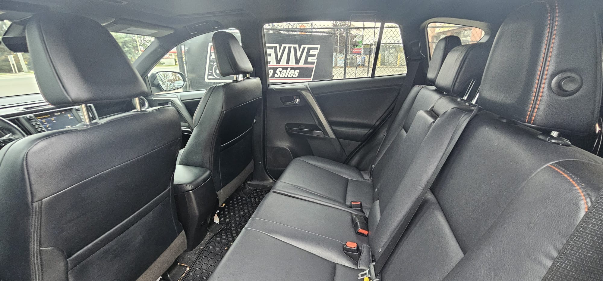 2018 Toyota Rav4 Se.                                                                        $13,900