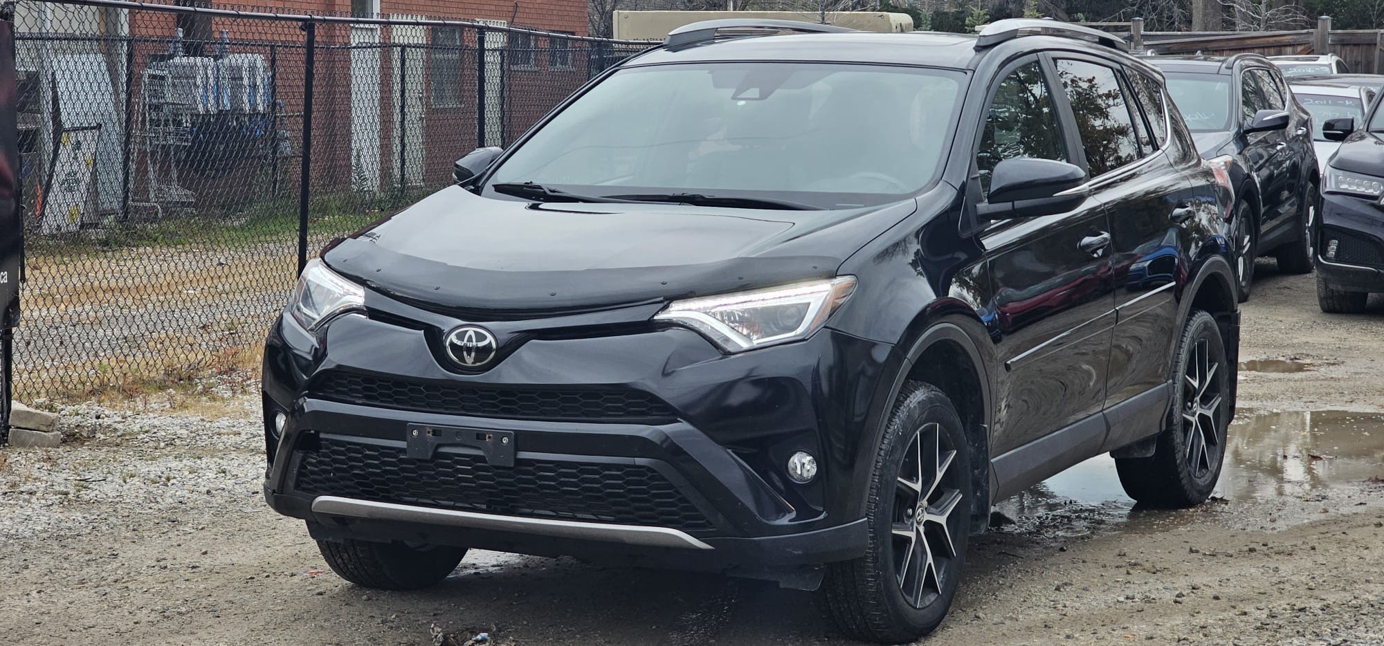 2018 Toyota Rav4 Se.                                                                        $13,900