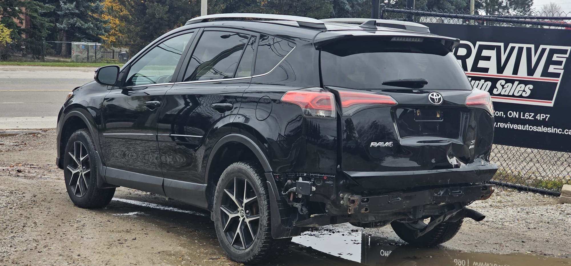 2018 Toyota Rav4 Se.                                                                        $13,900