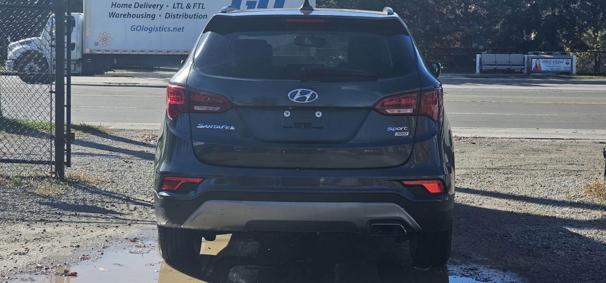 2017 Hyundai Santa Fe Sport.                                                 $11,900