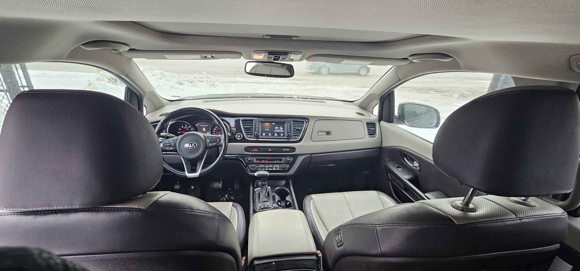 2018 Kia Sedona                                                                        $9,500