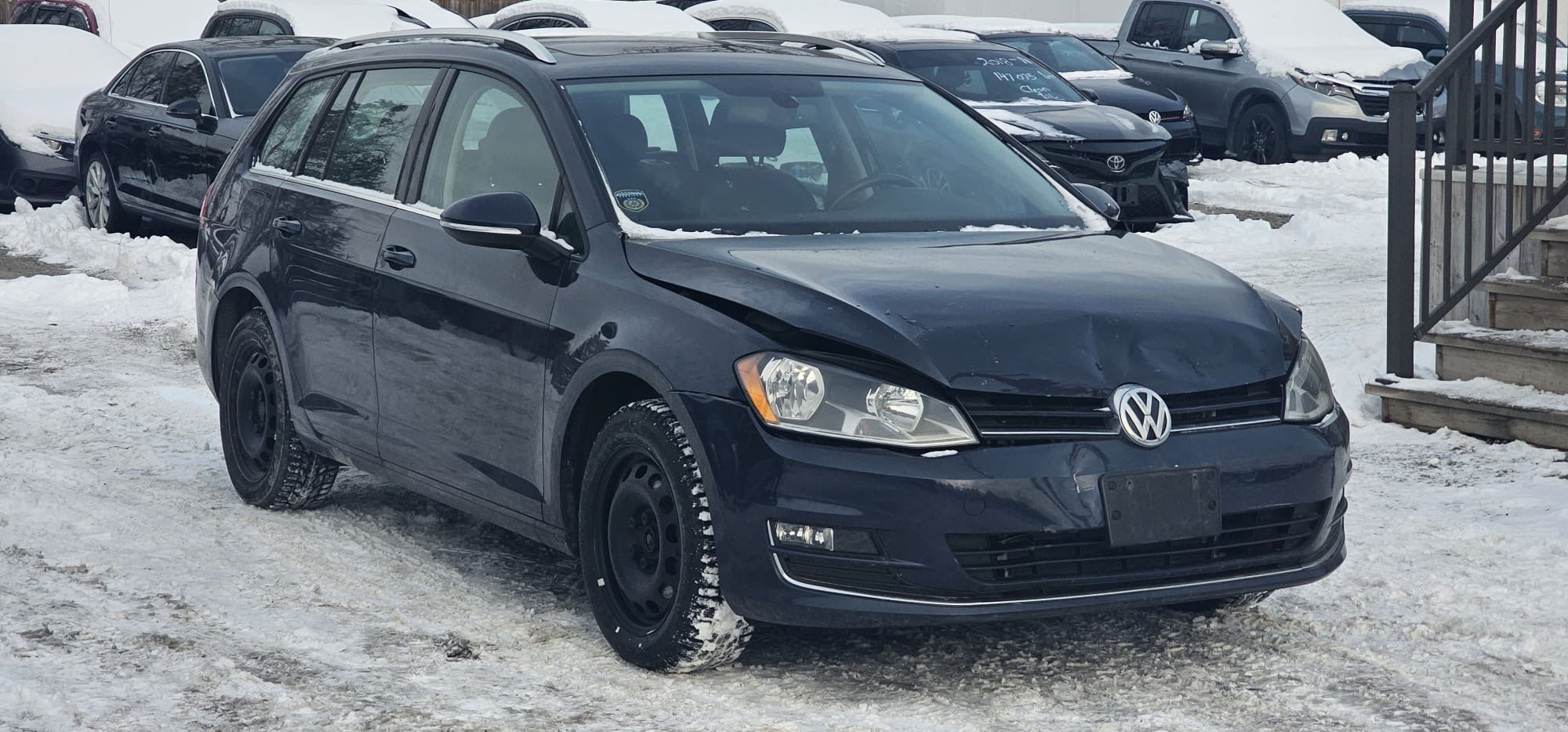 2016 Volkswagen Golf Sportwagen Highline.                                        $7,800