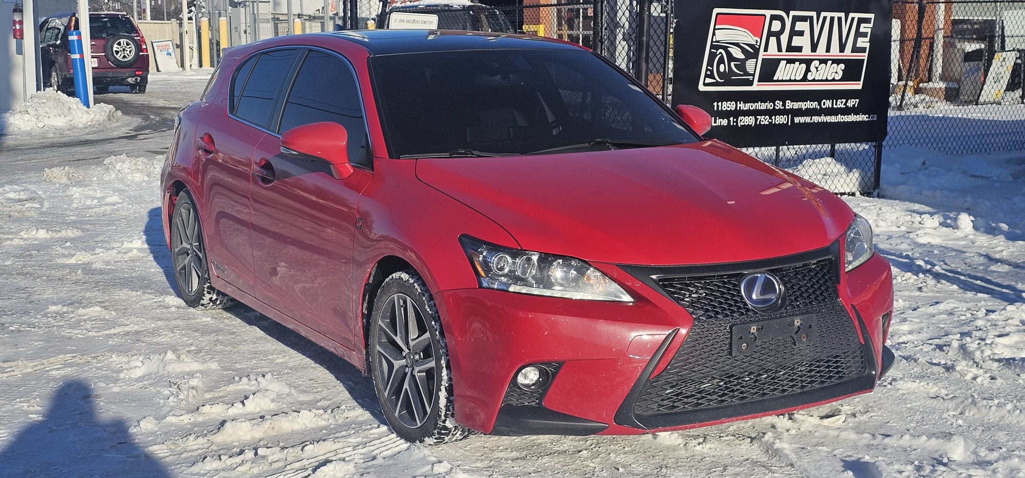 2017 Lexus CT 200H.                                                                                        $13,800