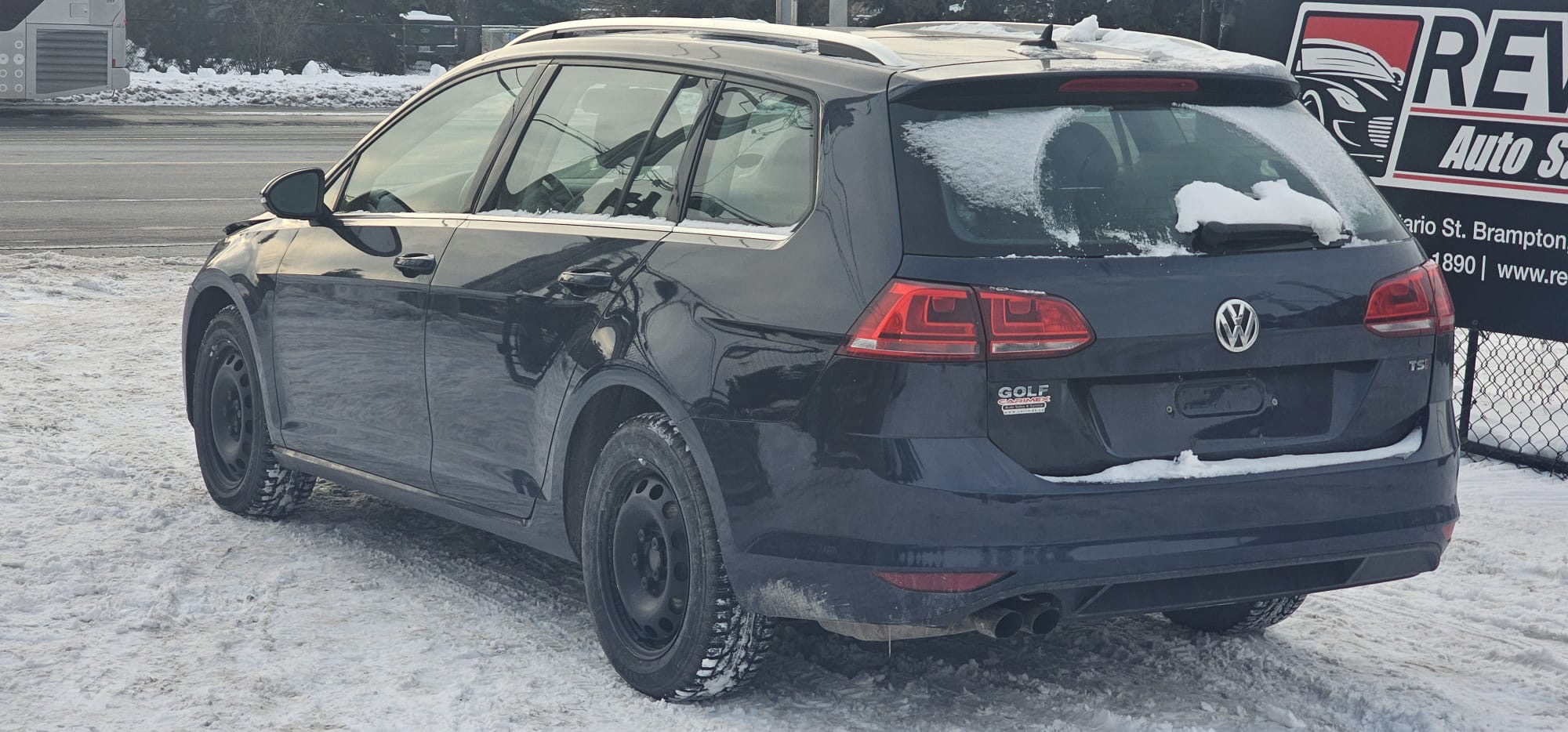 2016 Volkswagen Golf Sportwagen Highline.                                        $7,800