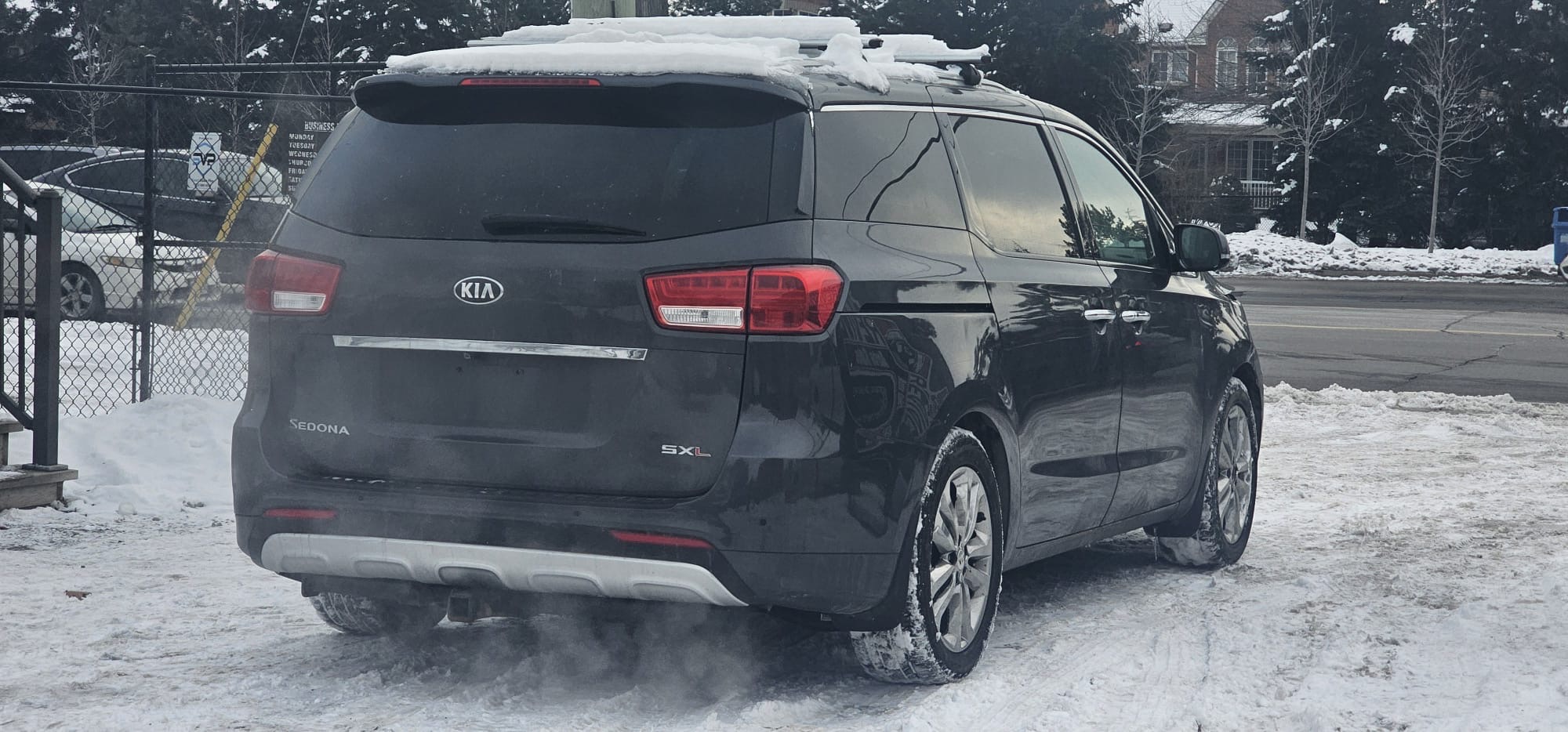 2018 Kia Sedona                                                                        $9,500