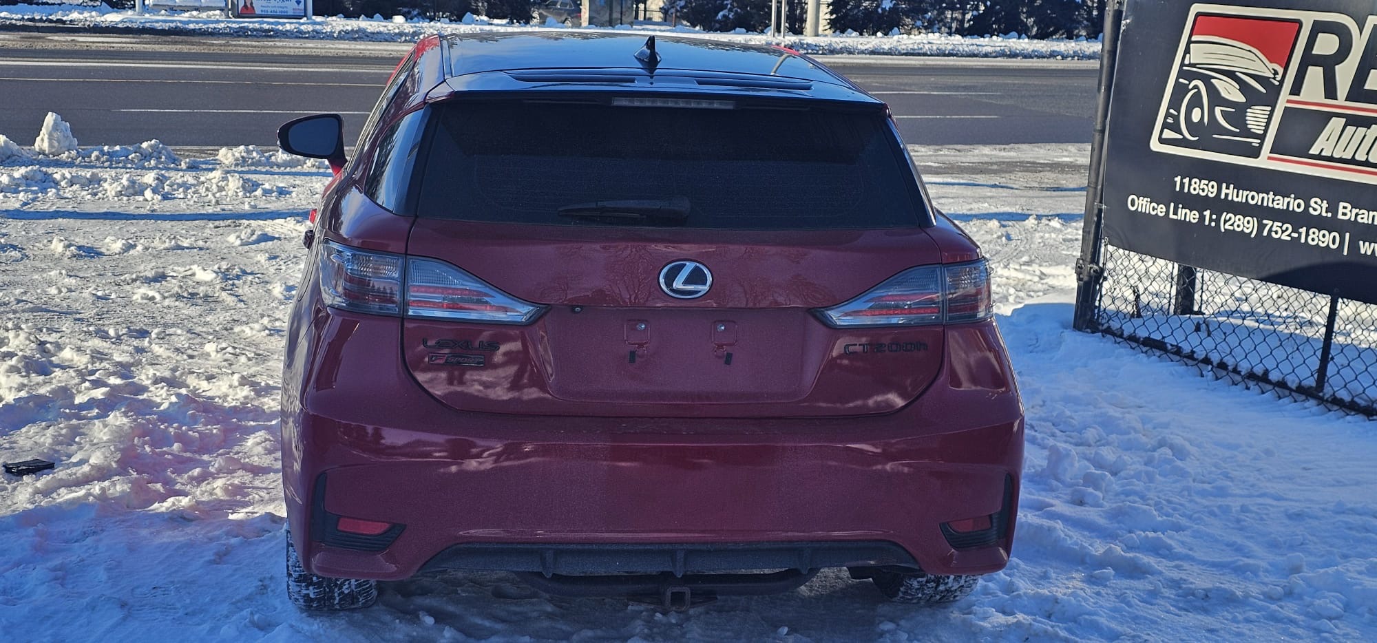 2017 Lexus CT 200H.                                                                                        $13,800