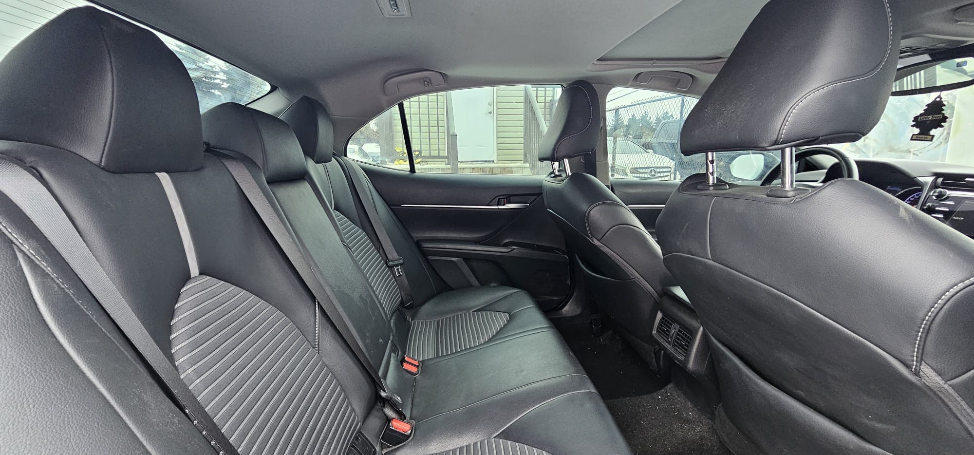 2018 Toyota Camry SE.                                                                             $12,800