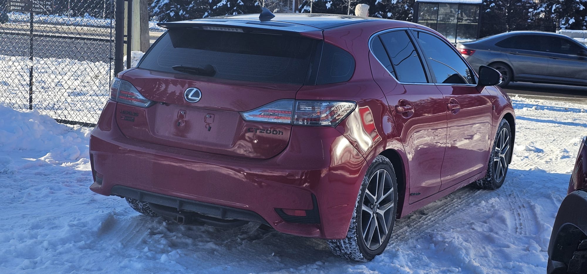 2017 Lexus CT 200H.                                                                                        $13,800