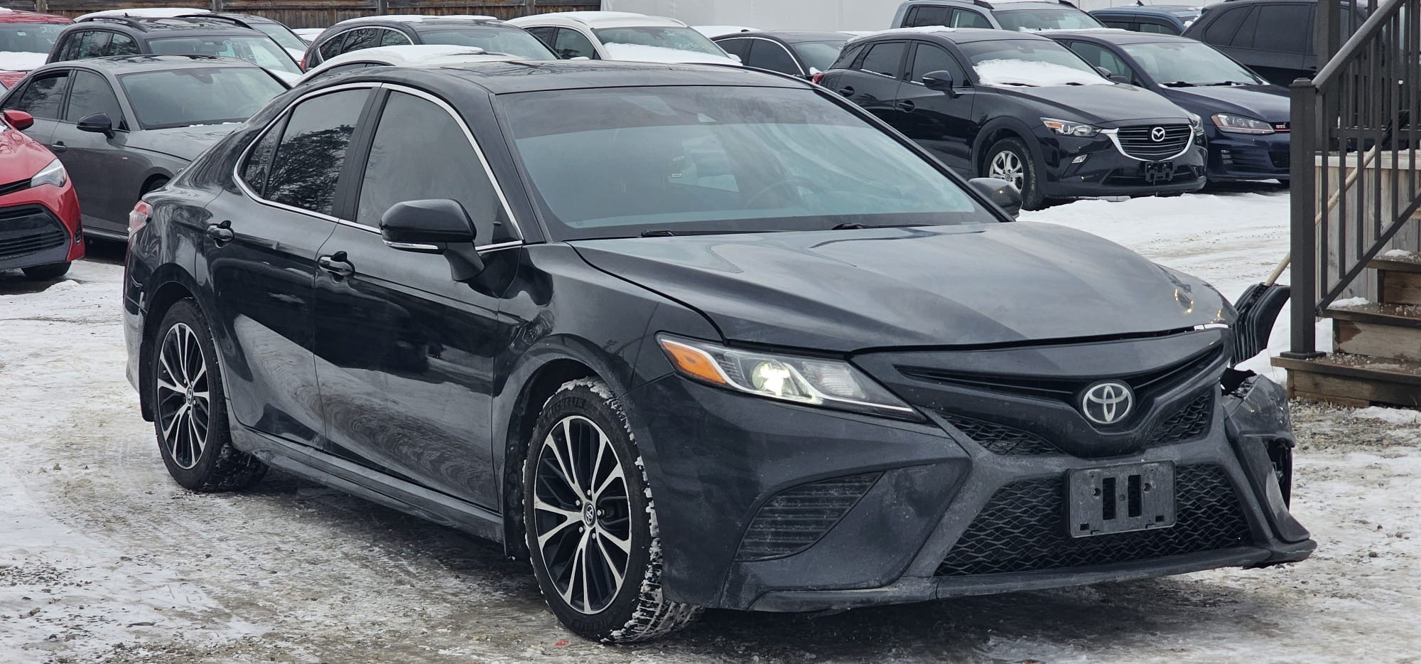 2018 Toyota Camry SE.                                                                             $12,800