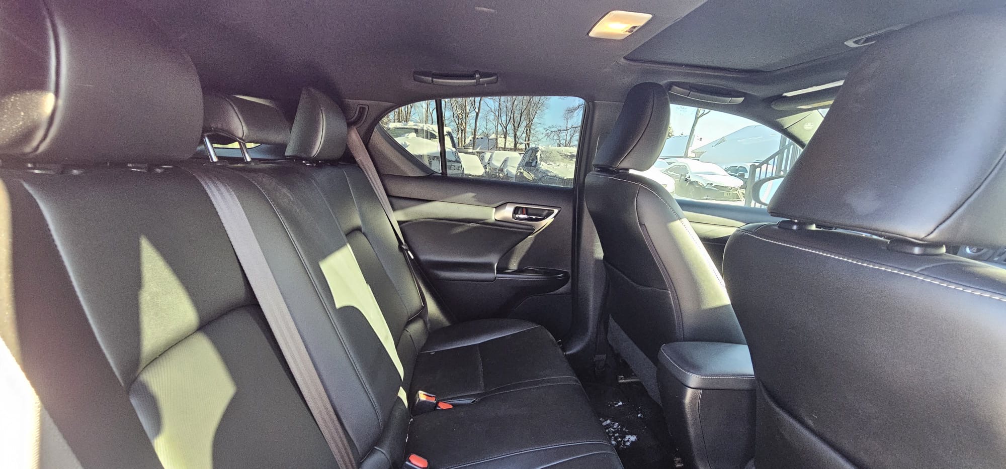 2017 Lexus CT 200H.                                                                                        $13,800