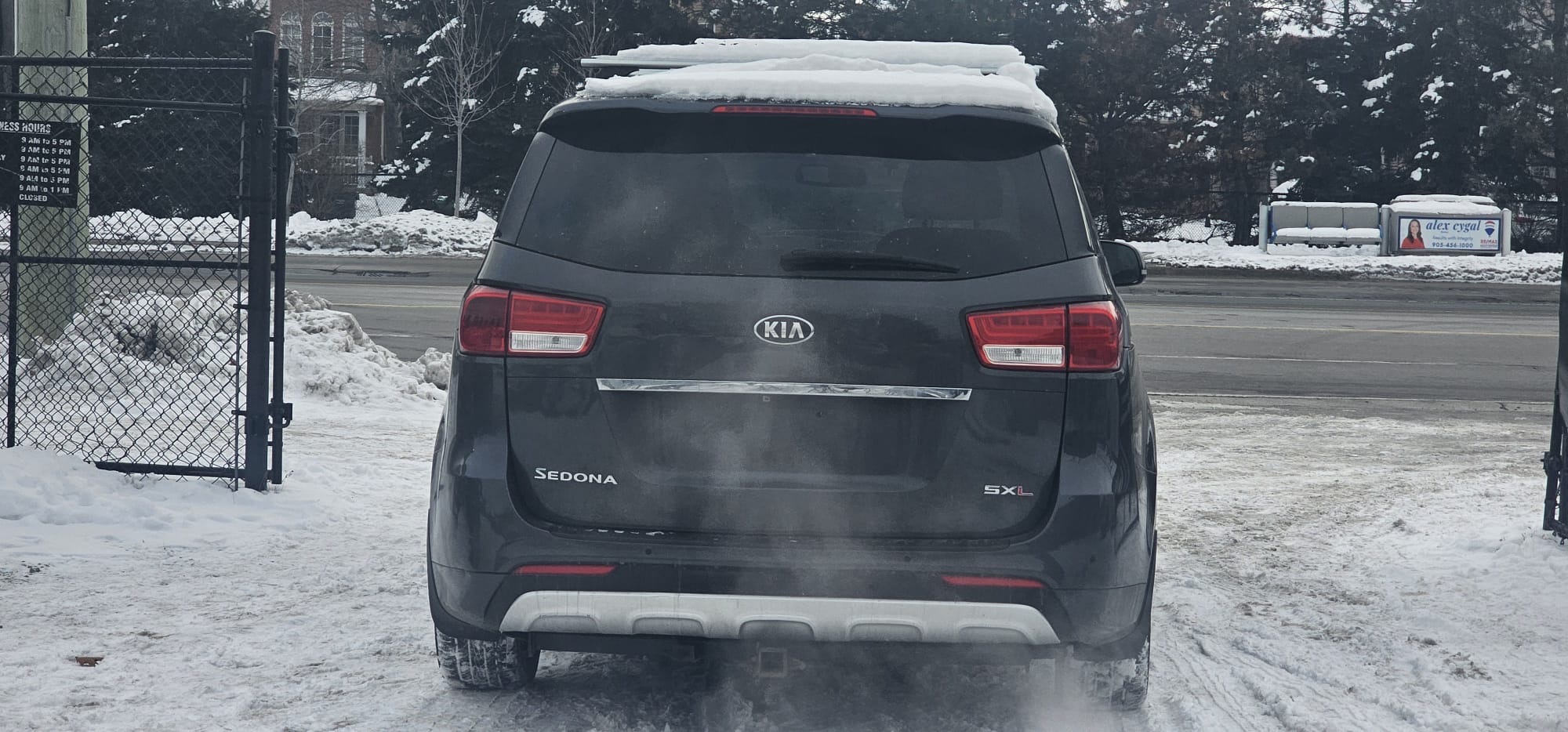 2018 Kia Sedona                                                                        $9,500