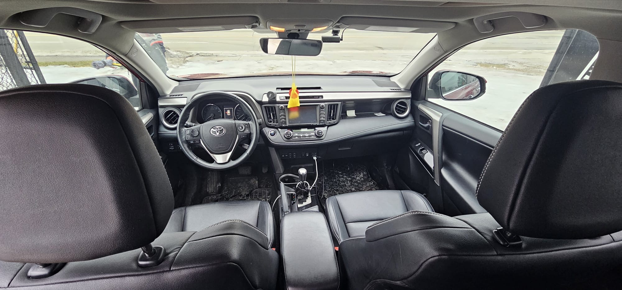 2018 Toyota Rav4 Limited.                                                                         $ 22,900