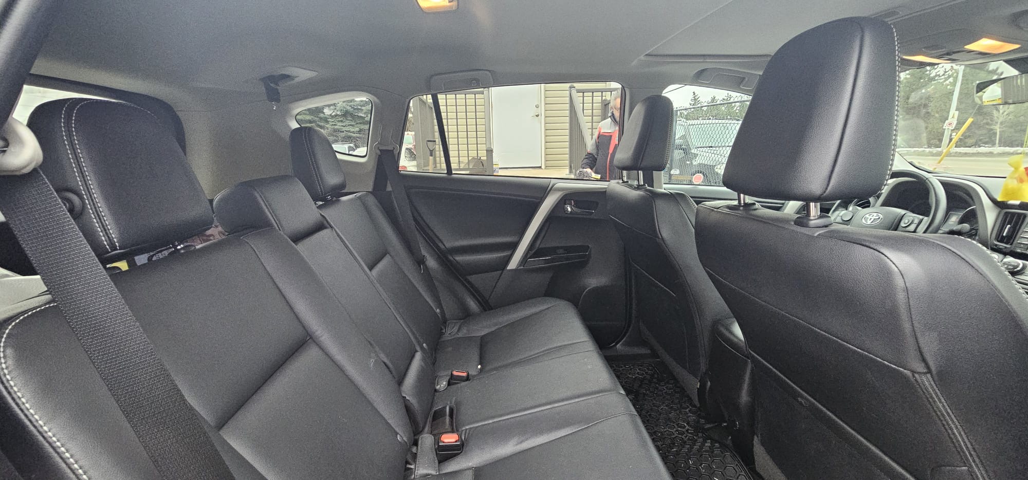 2018 Toyota Rav4 Limited.                                                                         $ 22,900