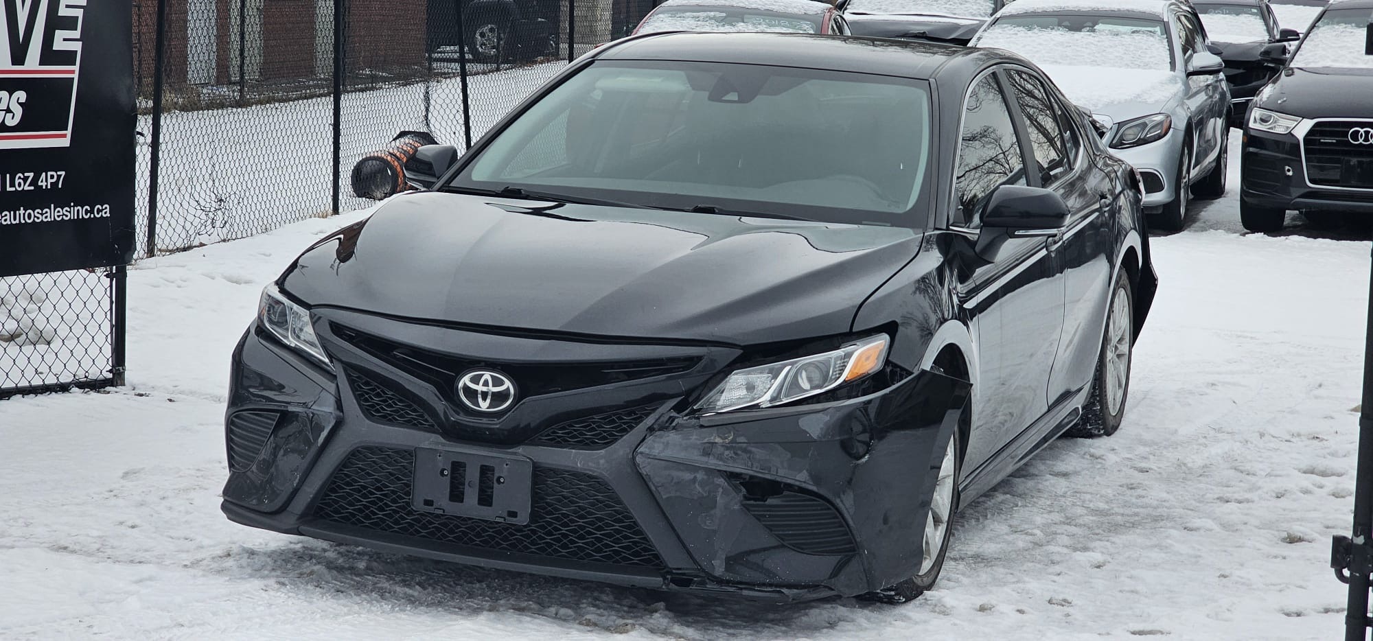 2020 Toyota Camry SE.                                                                        $10,800