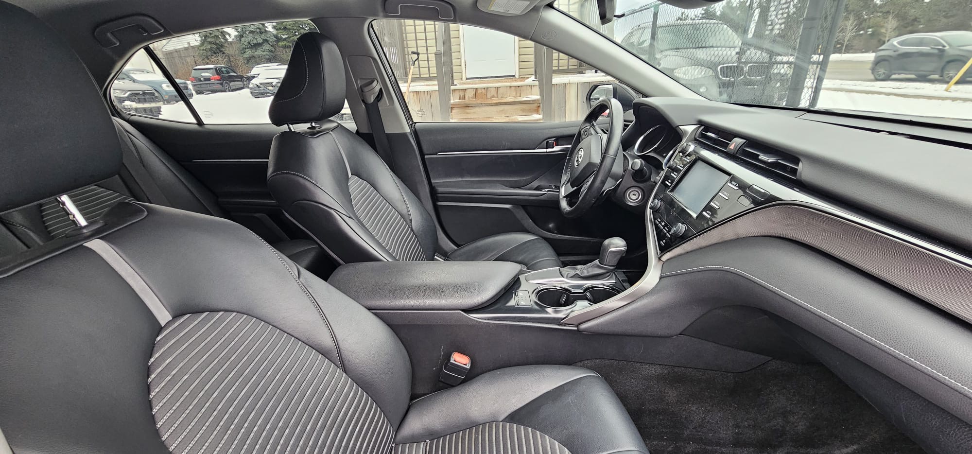 2020 Toyota Camry SE.                                                                        $10,800
