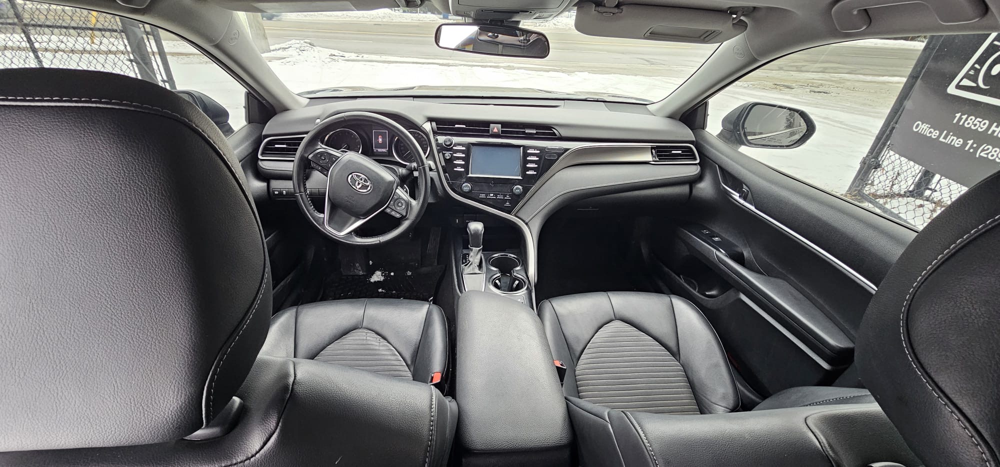 2020 Toyota Camry SE.                                                                        $10,800