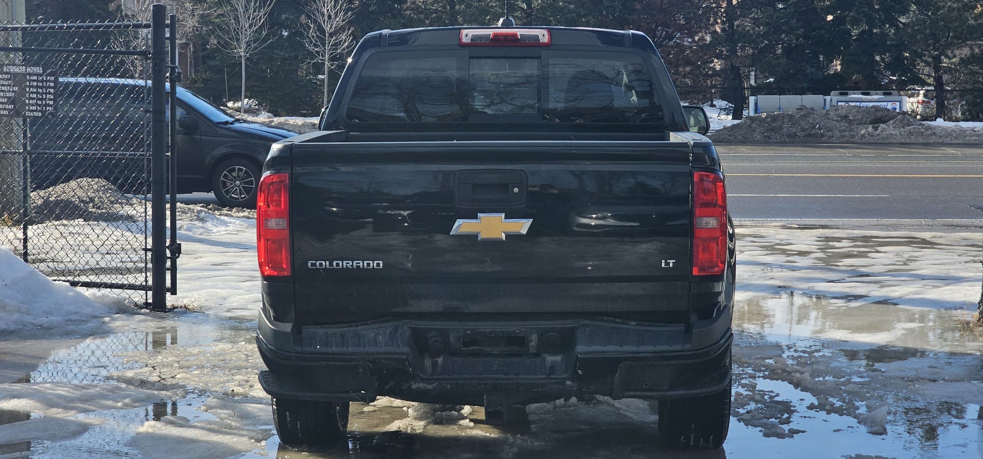 2016 Chevy Colorado LT                                                                        $9,800
