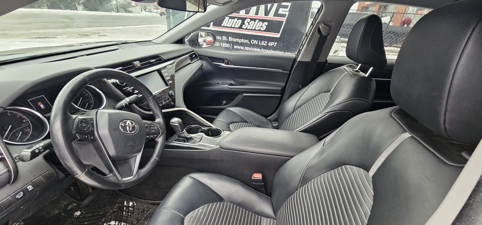 2020 Toyota Camry SE.                                                                        $10,800