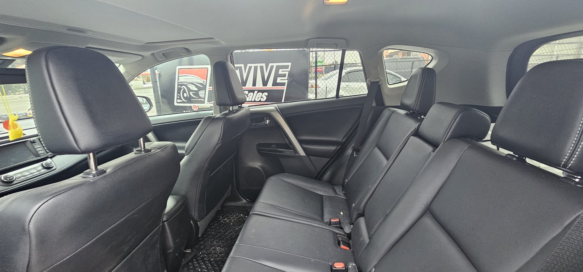 2018 Toyota Rav4 Limited.                                                                         $ 22,900