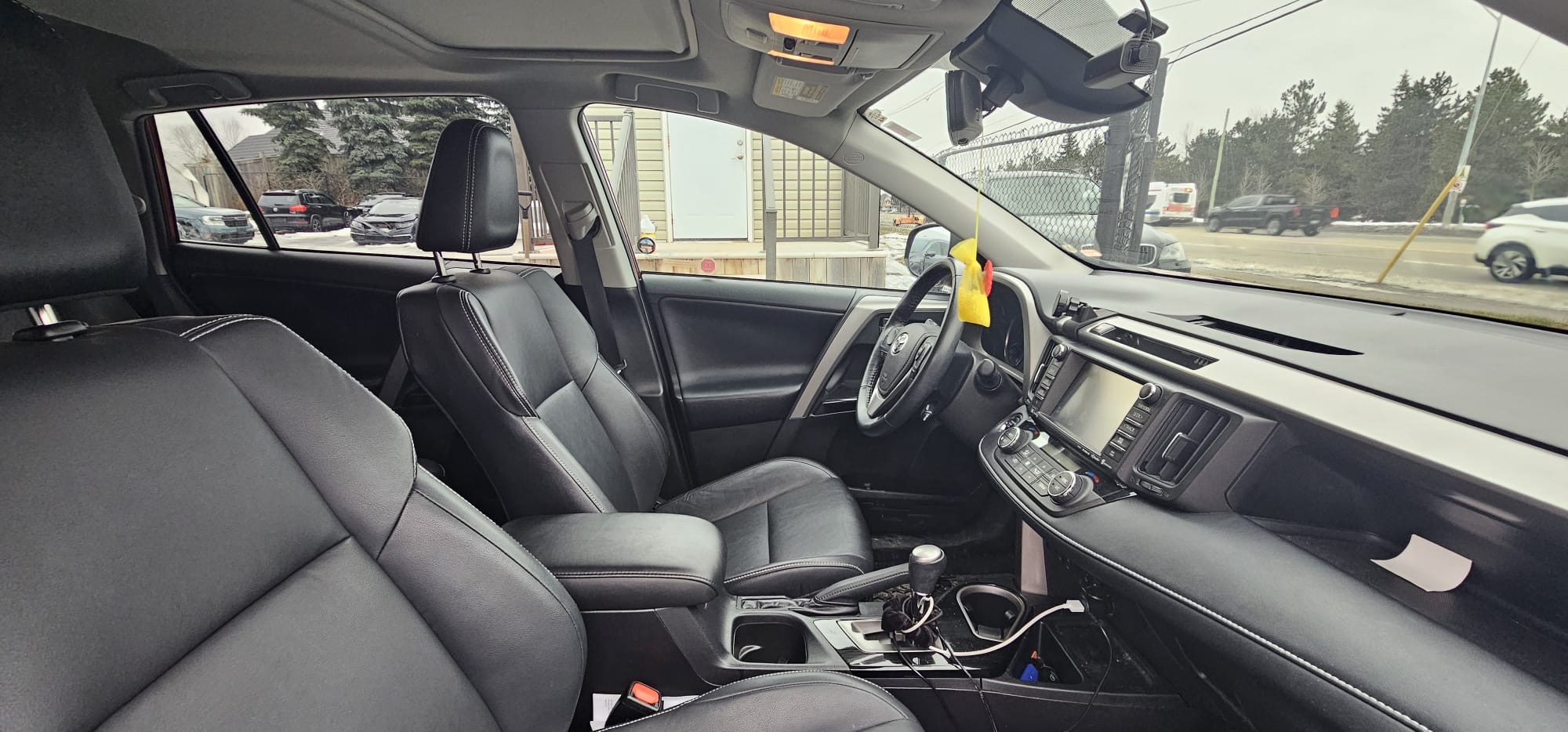 2018 Toyota Rav4 Limited.                                                                         $ 22,900