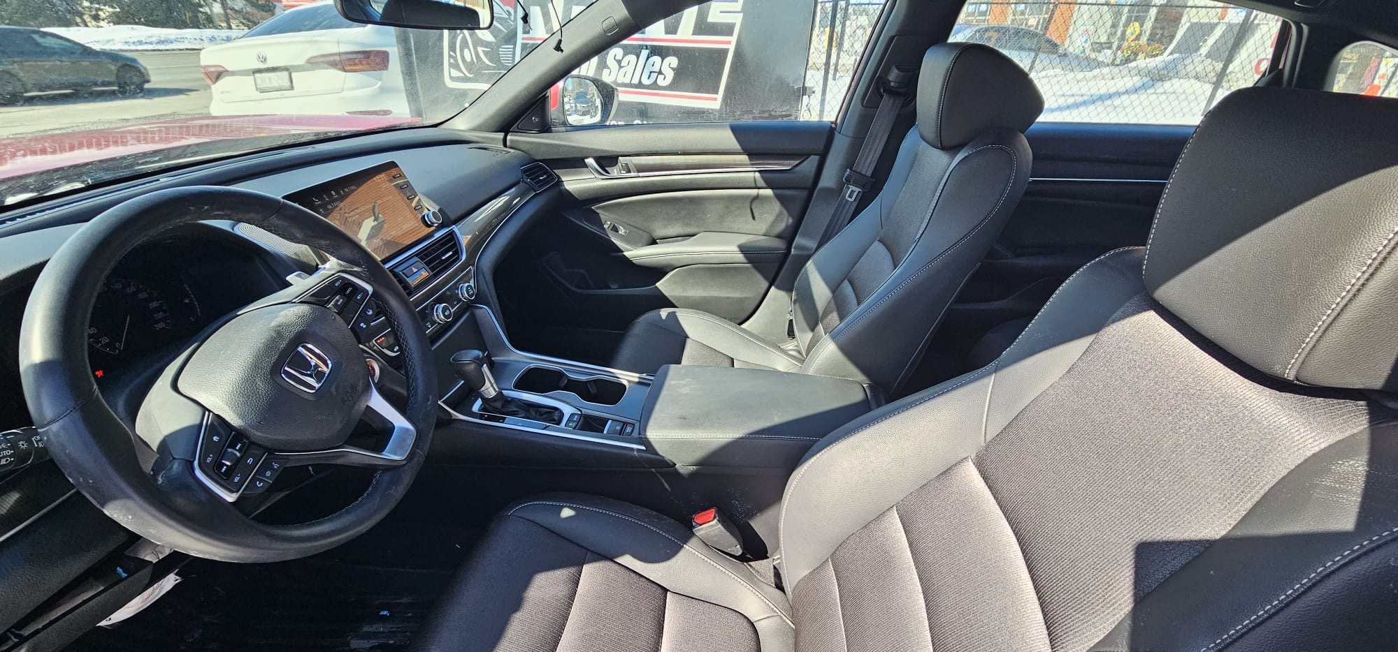 2019 Honda Accord Sport.                                                                         $12,900
