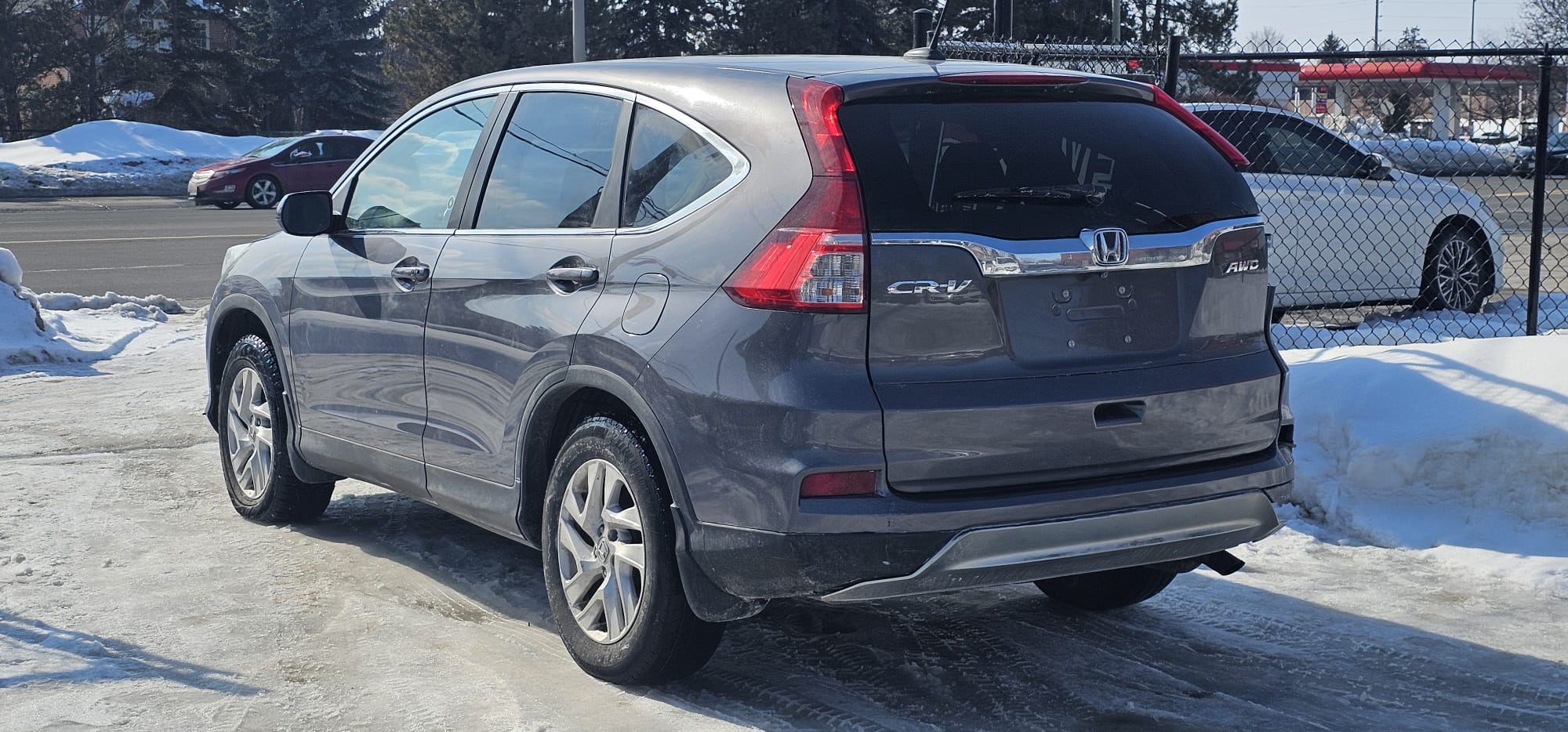 2016 Honda CRV EX-L.                                                                        $11,300