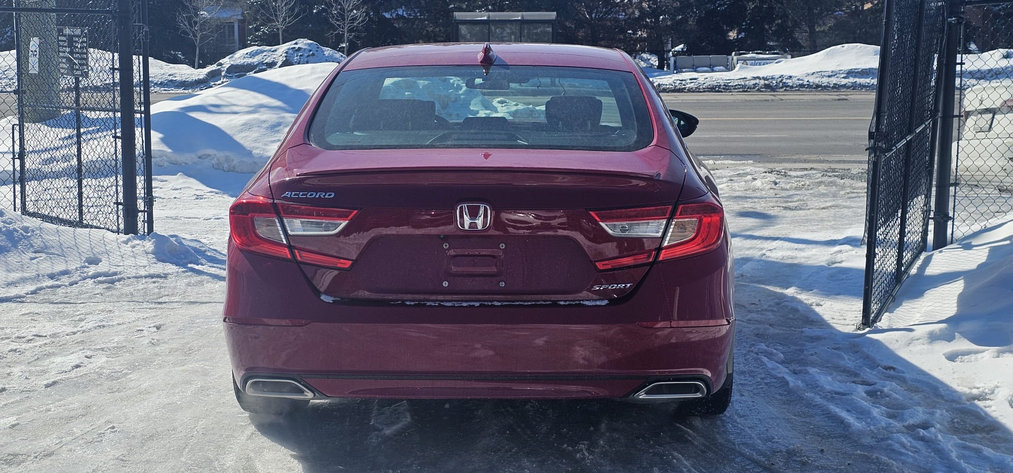 2019 Honda Accord Sport.                                                                         $12,900