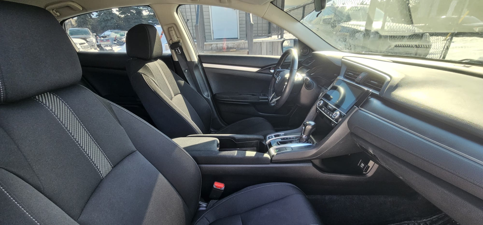 2018 Honda Civic SE.                                                                        $13,900