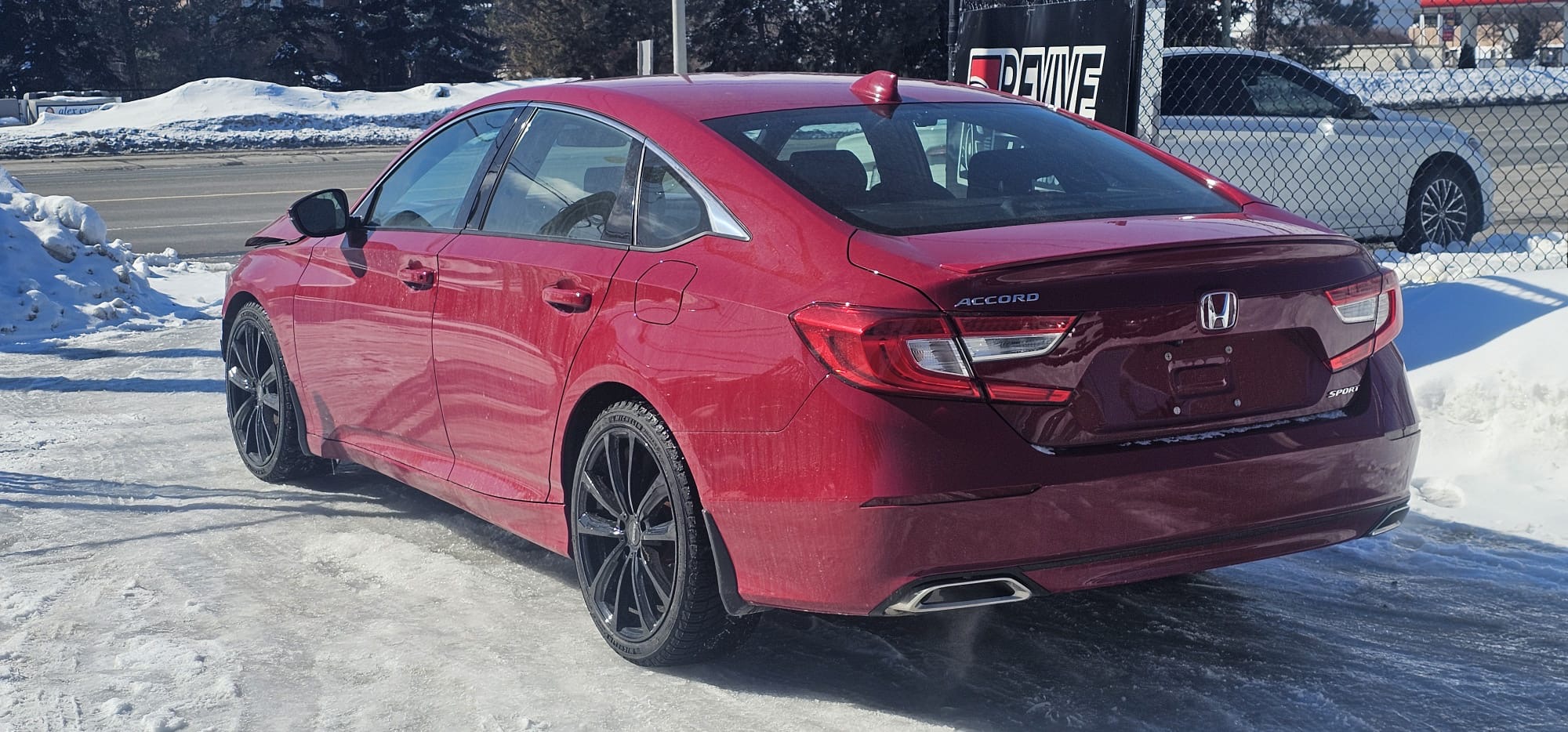 2019 Honda Accord Sport.                                                                         $12,900