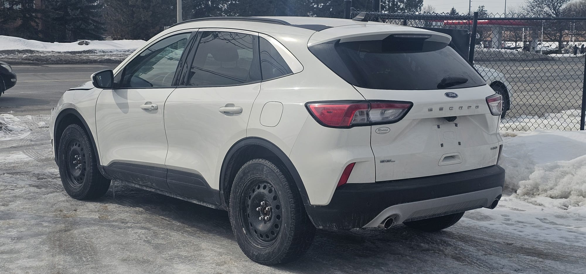 2021 Ford Escape SEL.                                                                        $11,700
