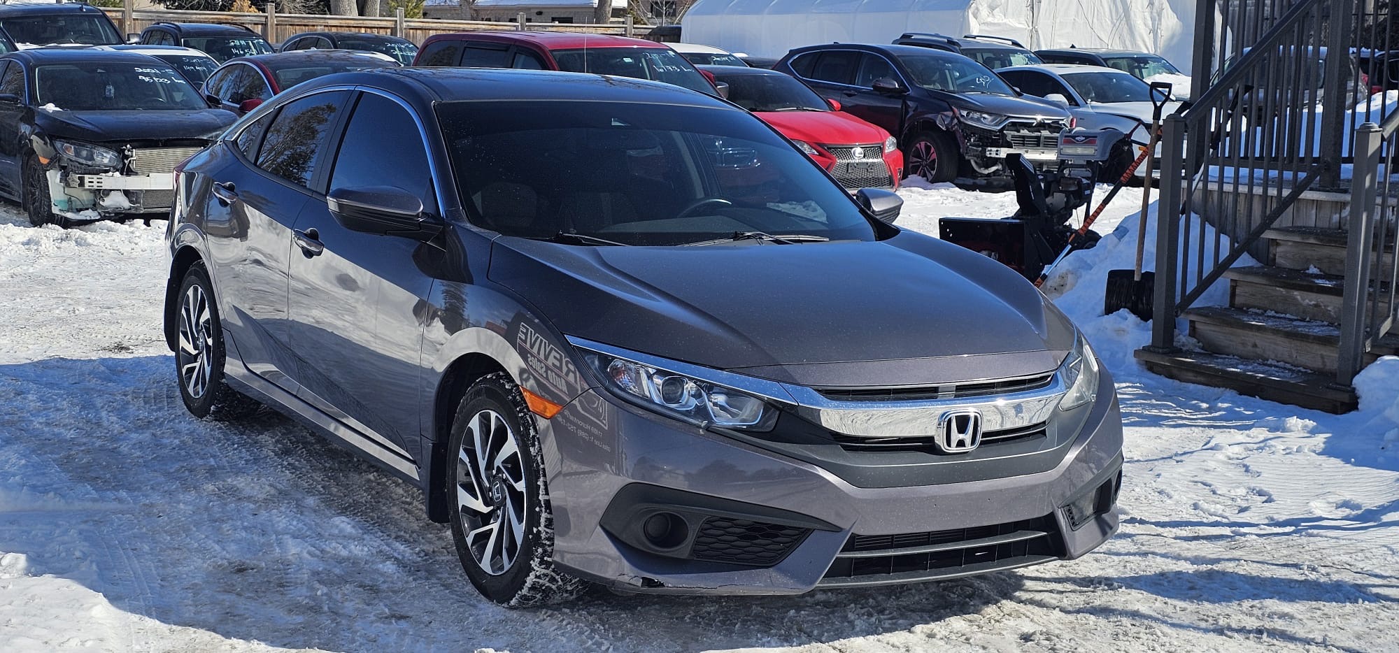 2018 Honda Civic SE.                                                                        $13,900