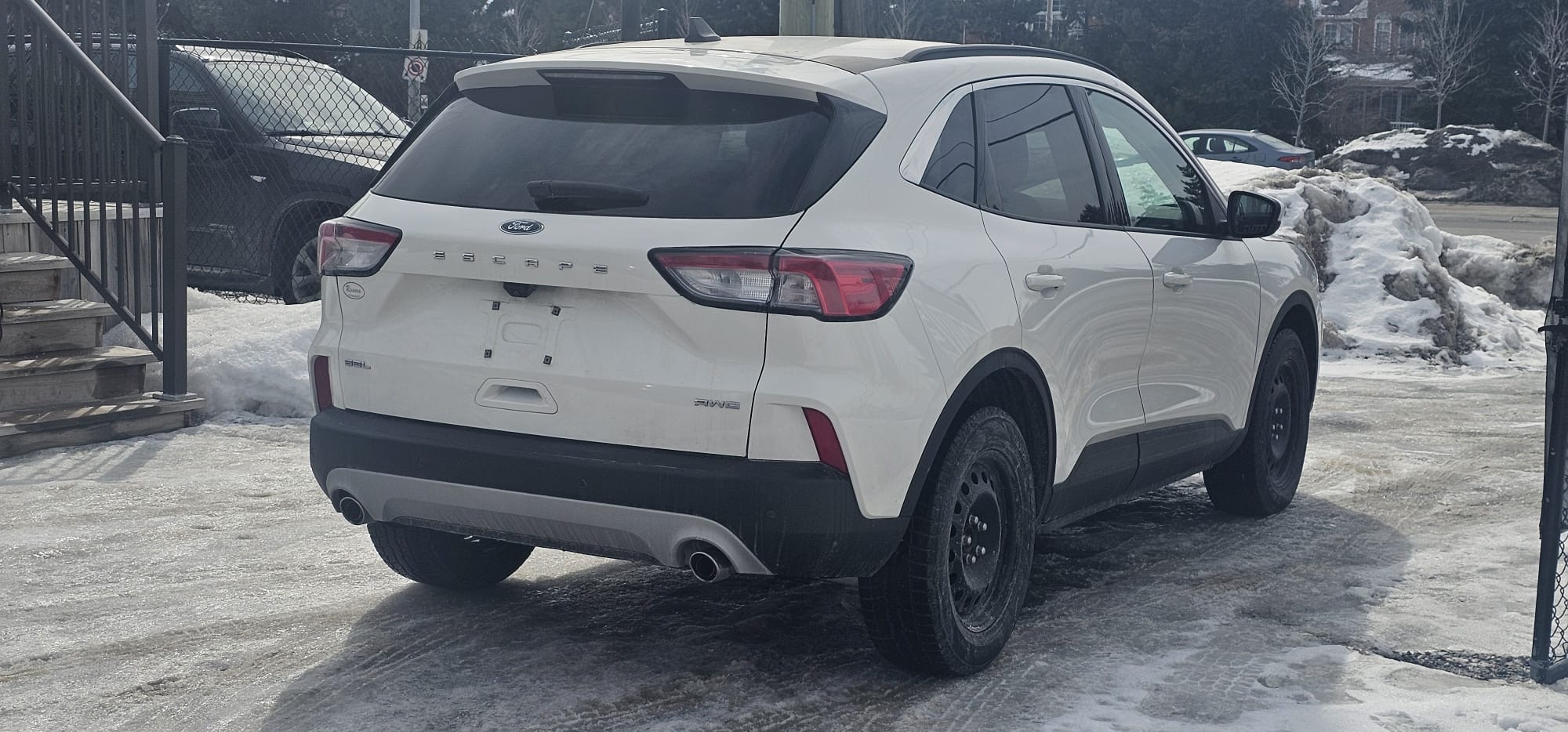 2021 Ford Escape SEL.                                                                        $11,700