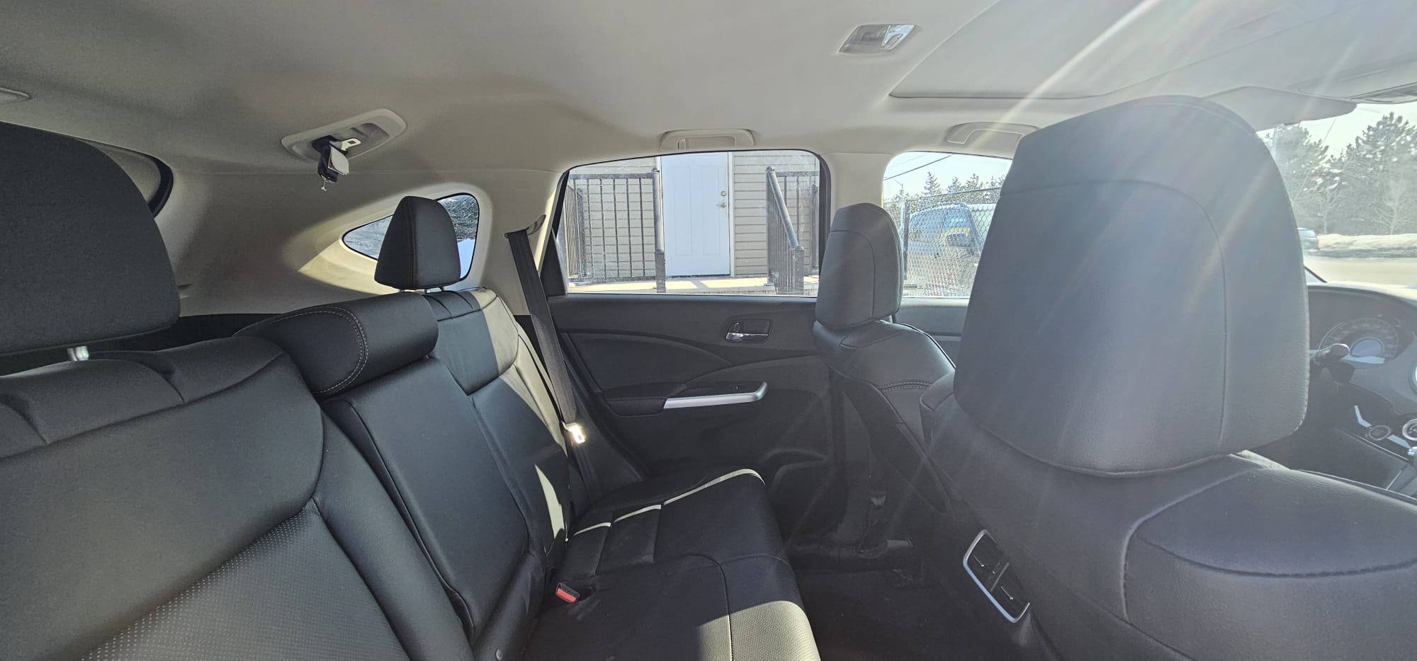 2016 Honda CRV EX-L.                                                                        $11,300