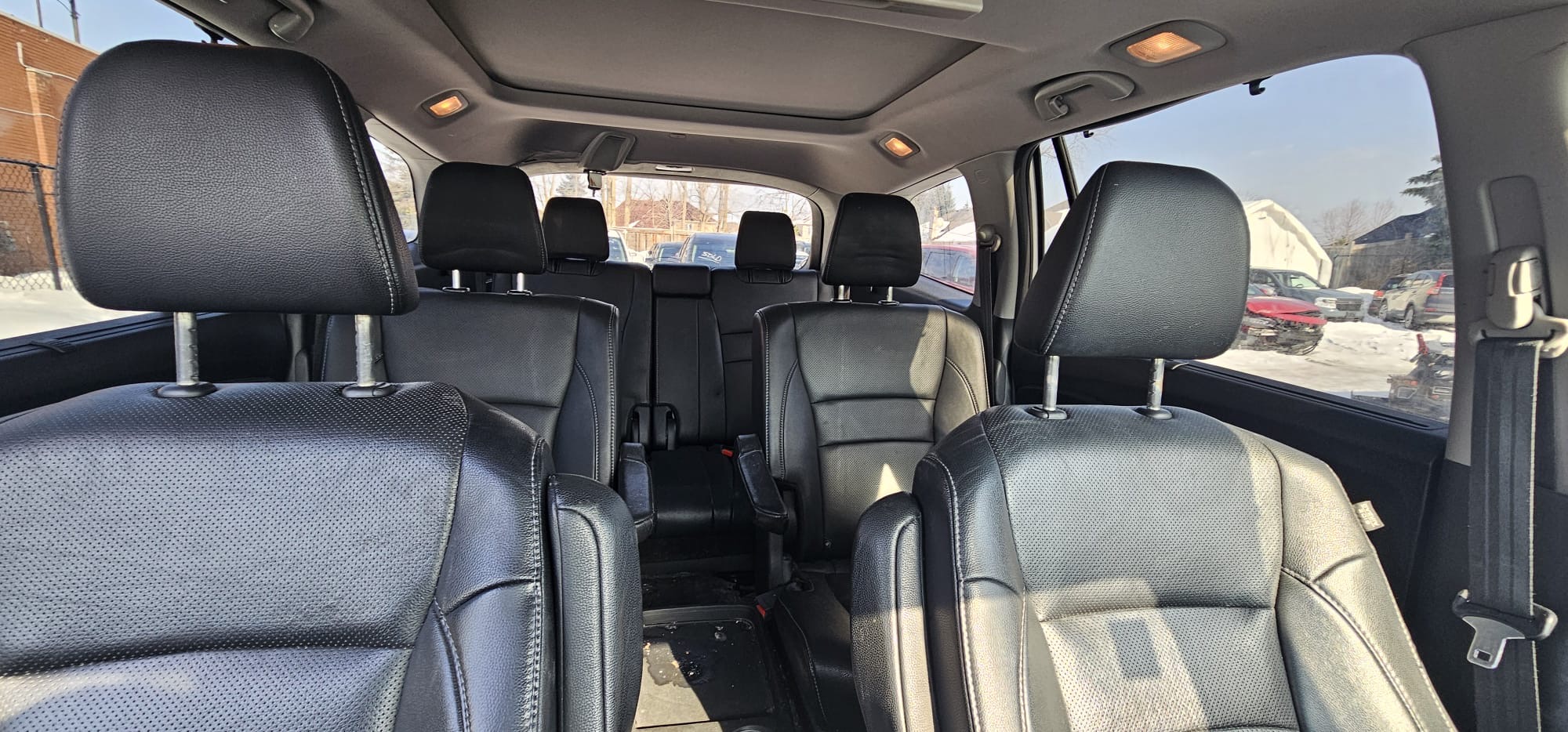 2016 Honda Pilot Touring.                                                                        $9,800