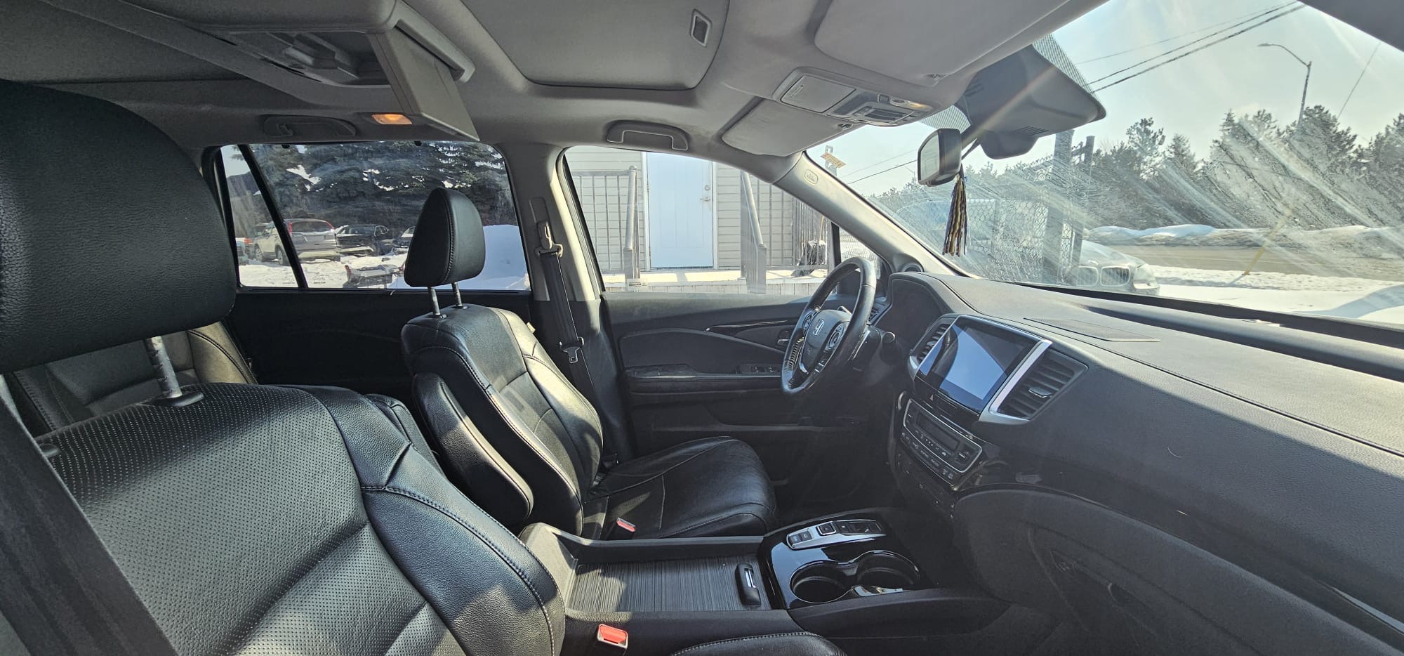 2016 Honda Pilot Touring.                                                                        $9,800