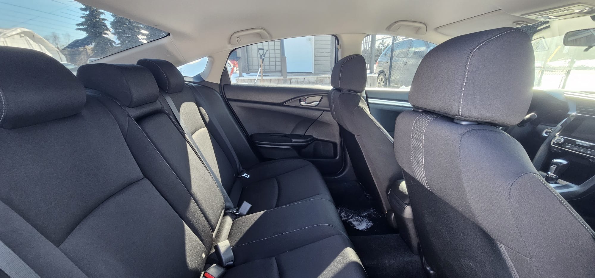 2018 Honda Civic SE.                                                                        $13,900